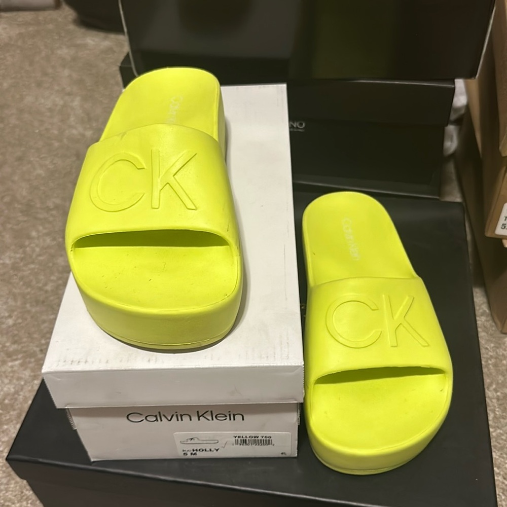Calvin Klein nylon size 5 slides